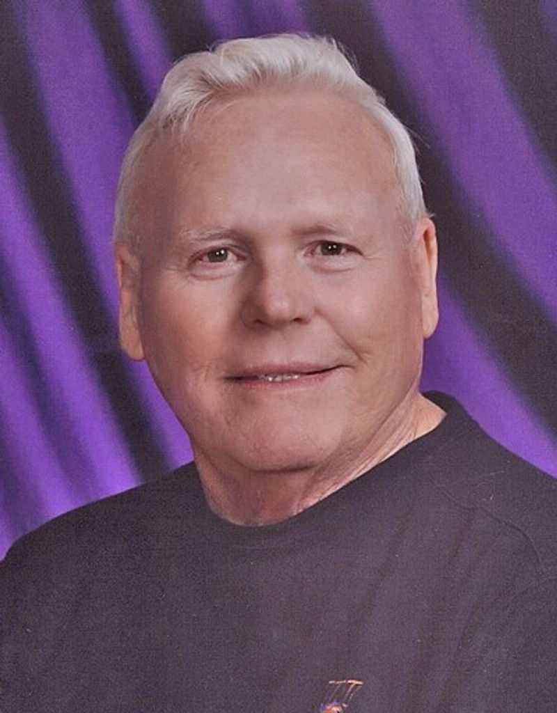 Robert Lee Holmes Profile Photo