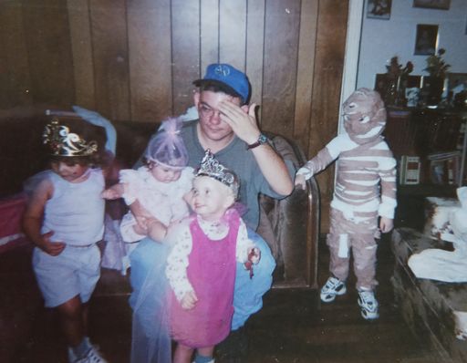 Rave Hardy Jones photo gallery thumbnail 74 of 92