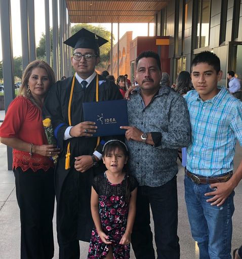 Enrique Martinez Ponce photo gallery thumbnail 16 of 16