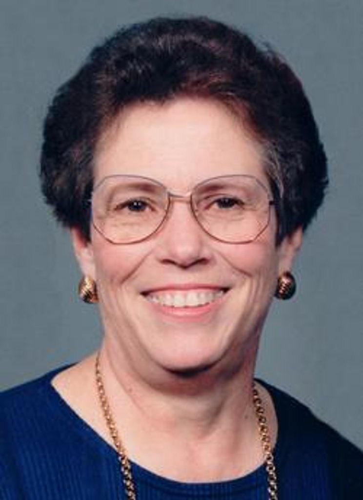 Sandra Sue Holland