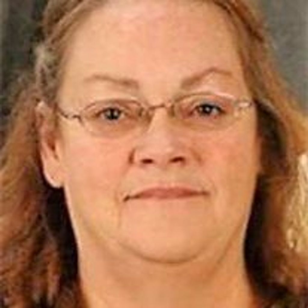 Susan D Hurteau