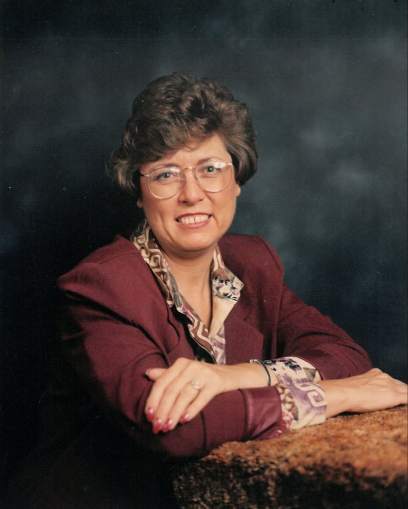 Veleta Renel Oldfield