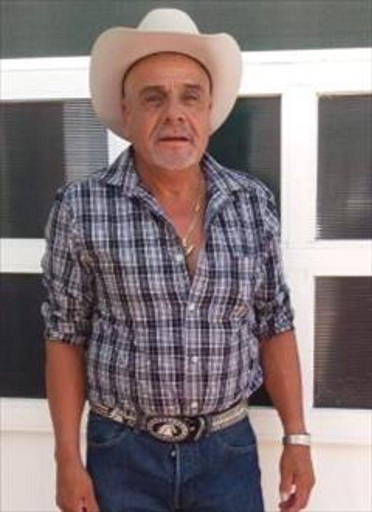 Ernesto Chavez Profile Photo