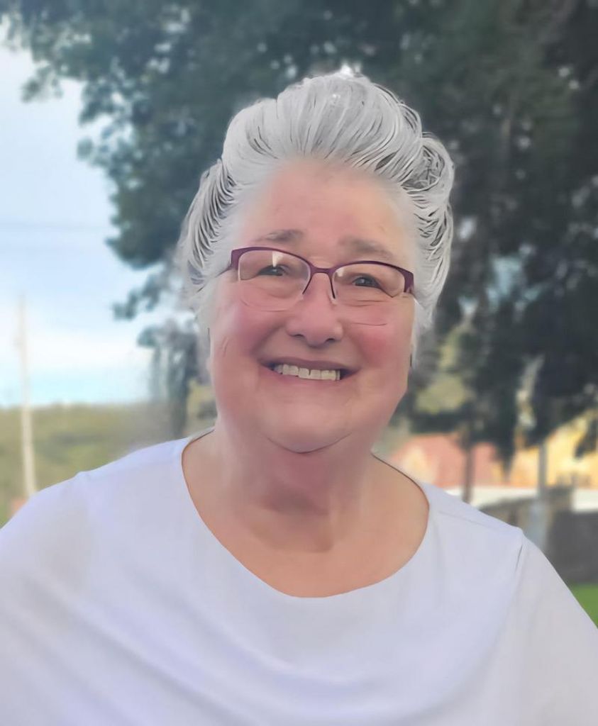 Sarah J Gustovich Profile Photo
