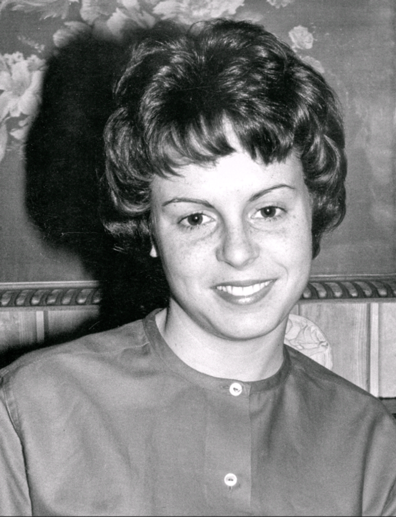 Sandra Lee Small Profile Photo