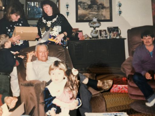 Evelyn (Howard)  Muncy photo gallery thumbnail 50 of 68