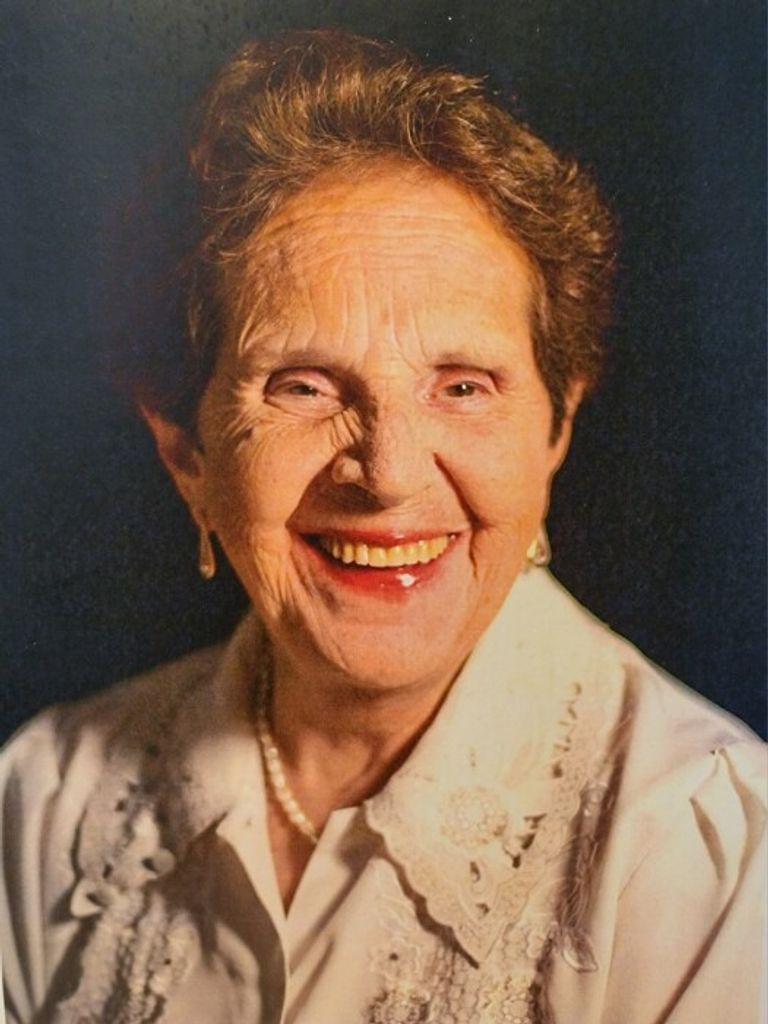 Maria-de-Lourdes "Lulu" Pareyon-Navarro