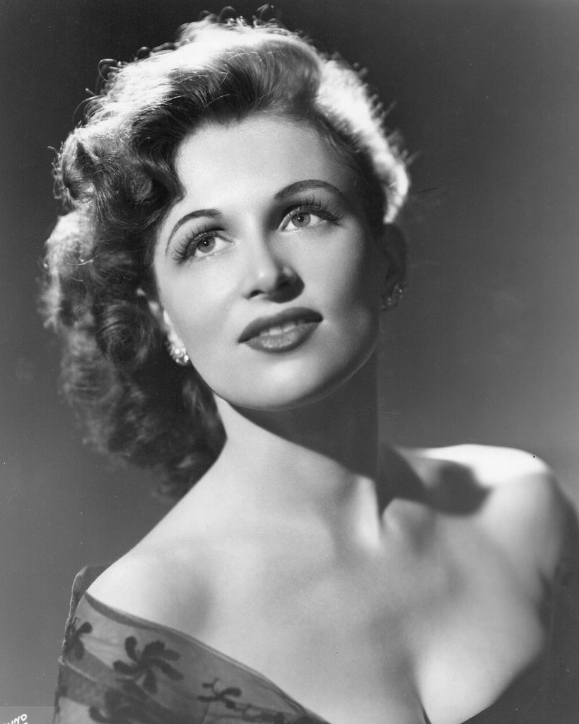 Nina Miller Profile Photo