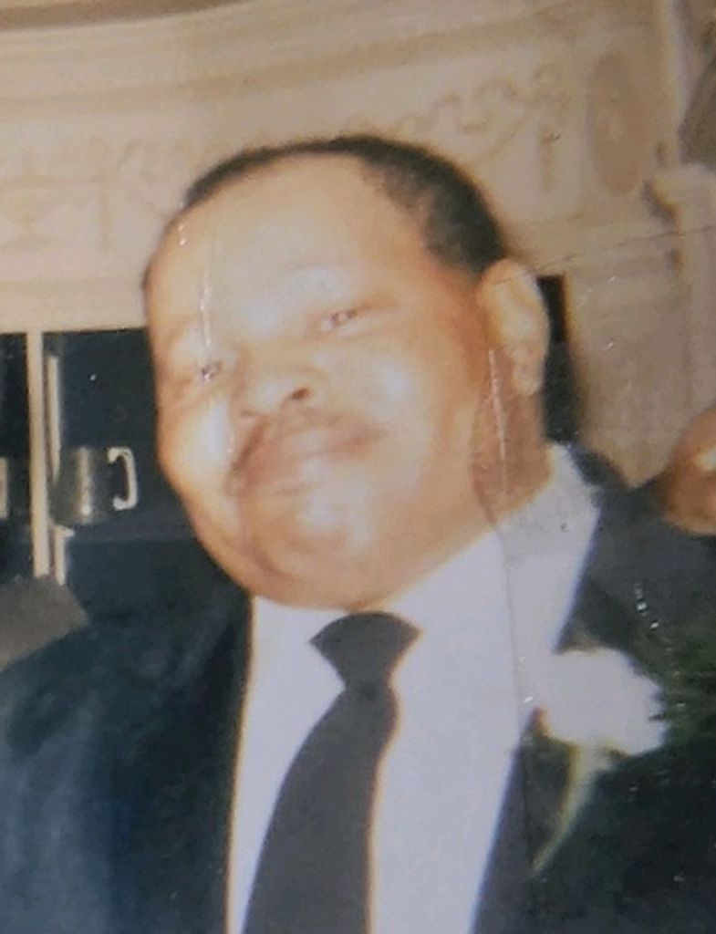 Mr. Willie Robert Oliver Profile Photo