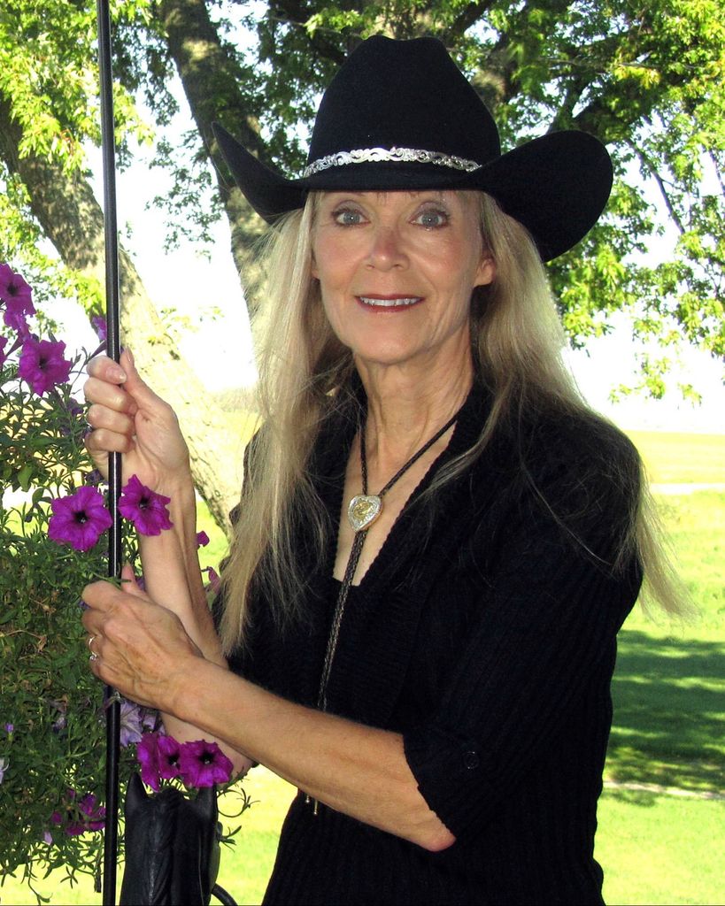 Lynn Rae Couch Profile Photo