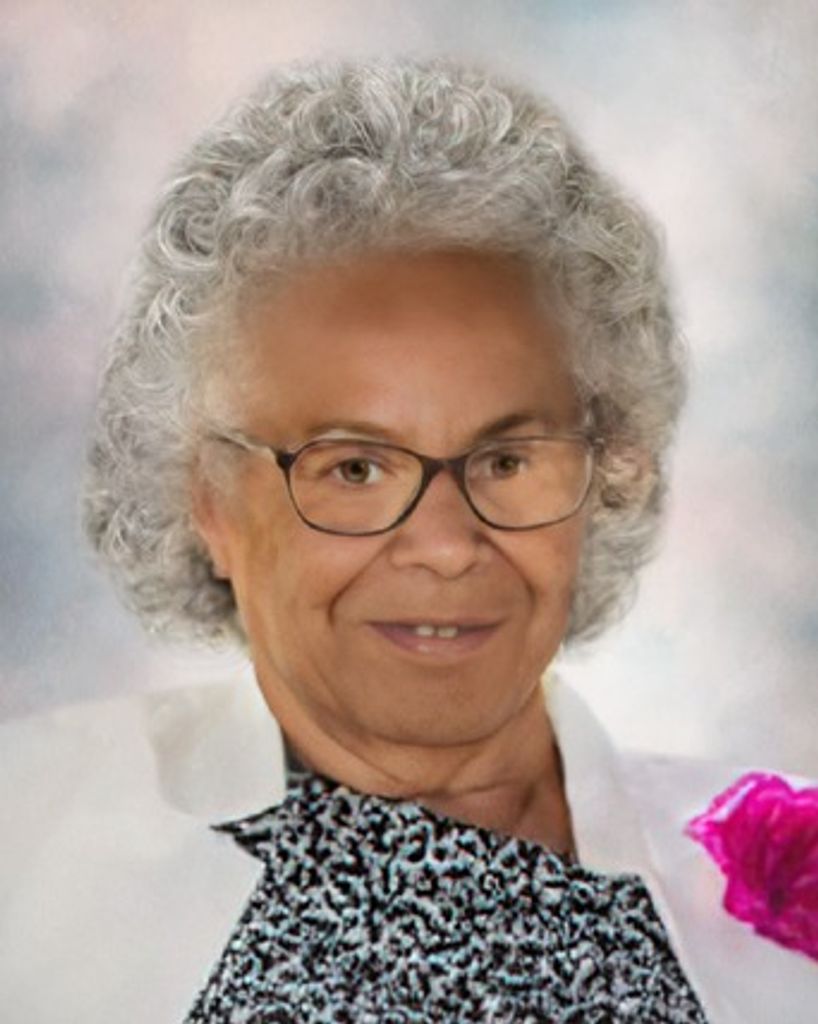 Paula "Mom-Mee" Chevalier