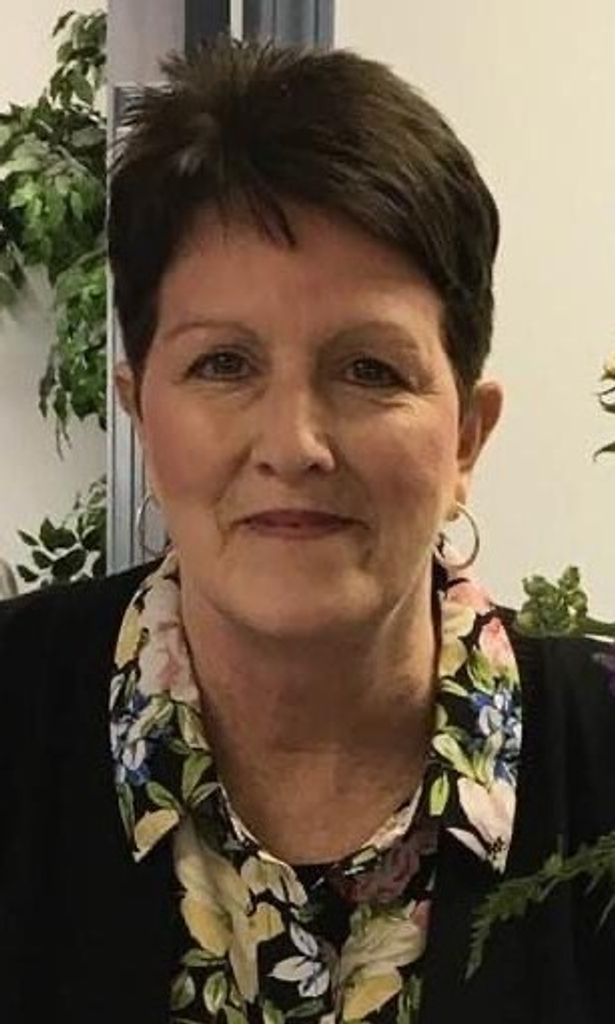 Karen (Bond)  Broeking