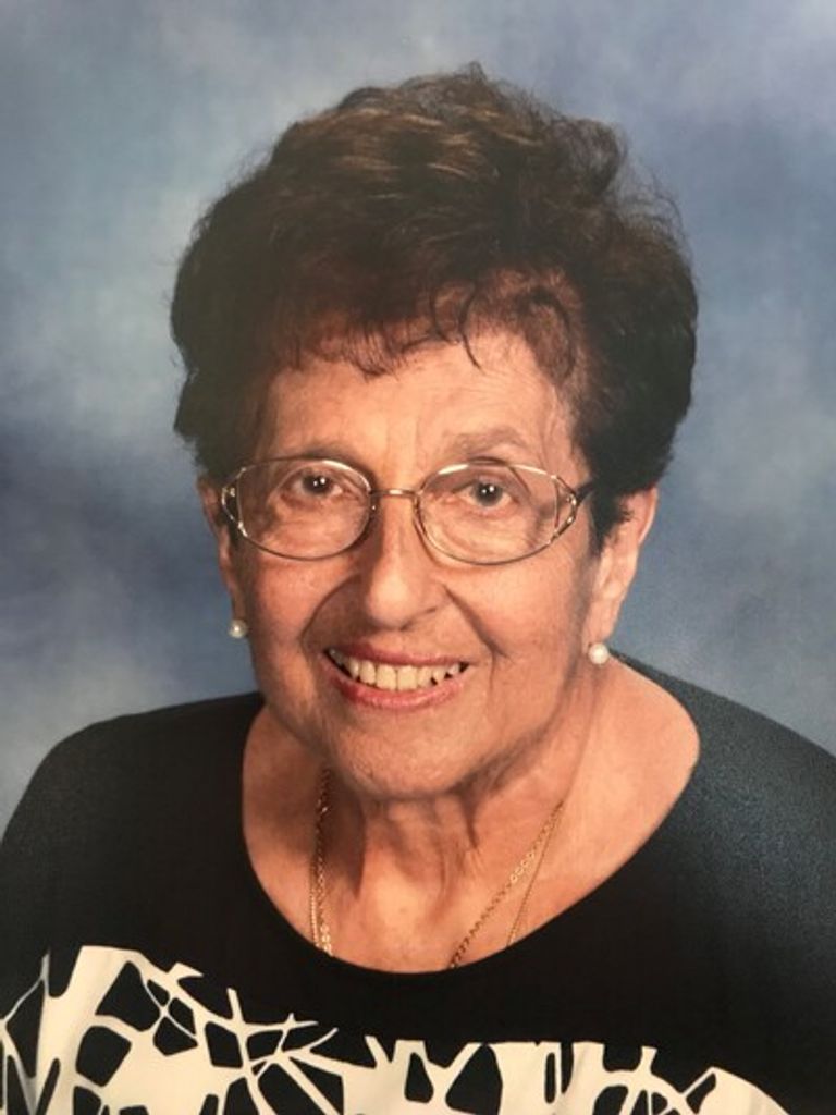 Elizabeth Dombrowski Profile Photo