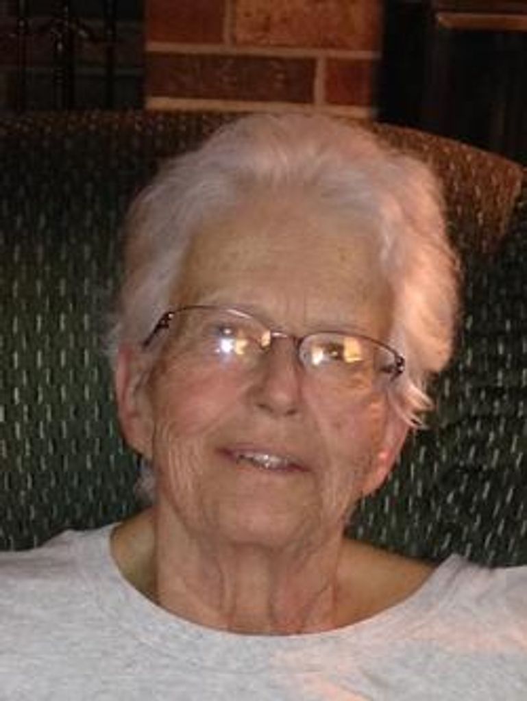 Susan "Sue" Hewitt (Larson) Profile Photo