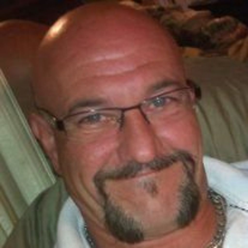 Ricky  J Hecker