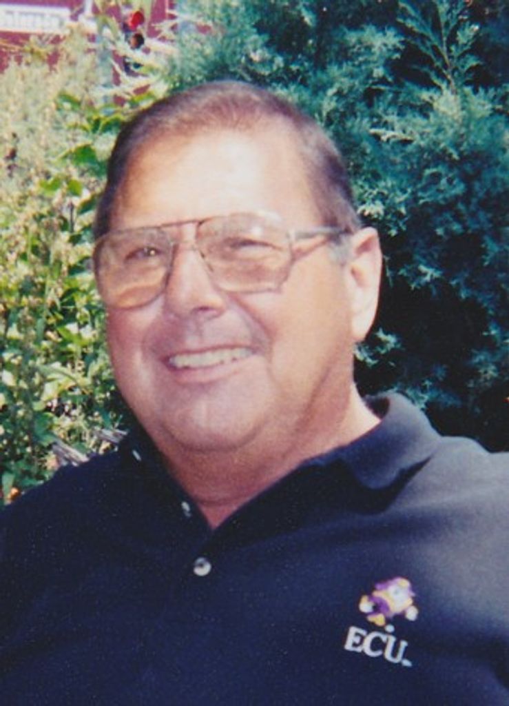 Lewis R. "Ernie" Banks Profile Photo