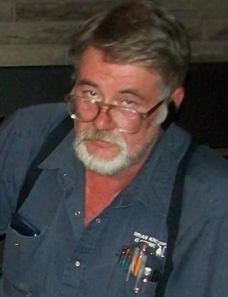Brian Ross Knee Profile Photo