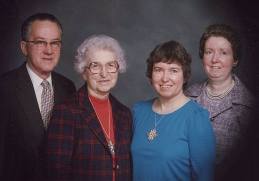 Roberta Seavey photo gallery thumbnail 39 of 61