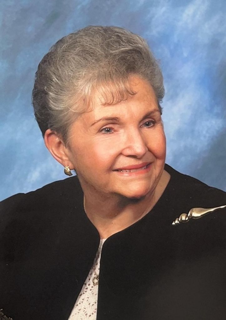 Charlotte Sawyer Profile Photo