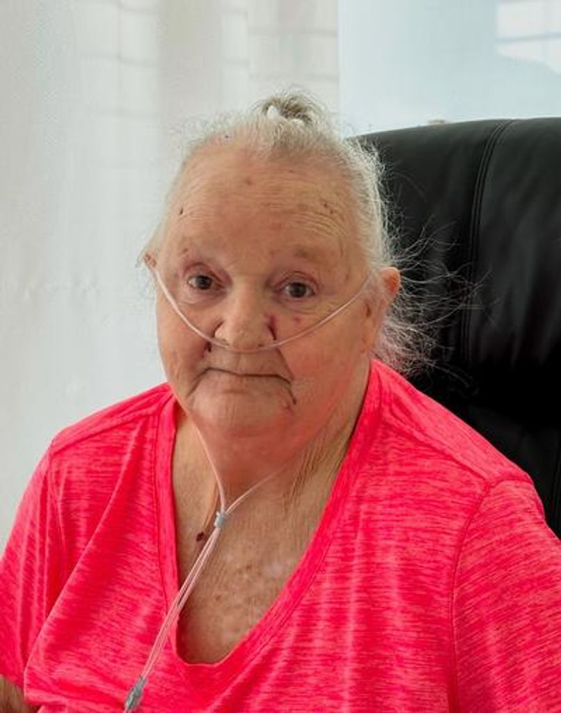 Betty Lou Santiago Profile Photo