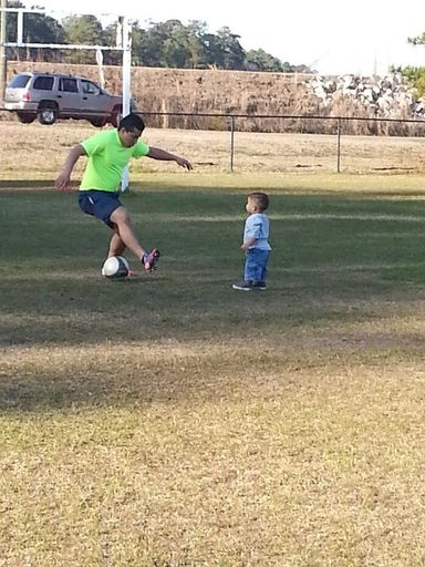 Moises Exequiel Velasquez Osorio photo gallery thumbnail 40 of 237