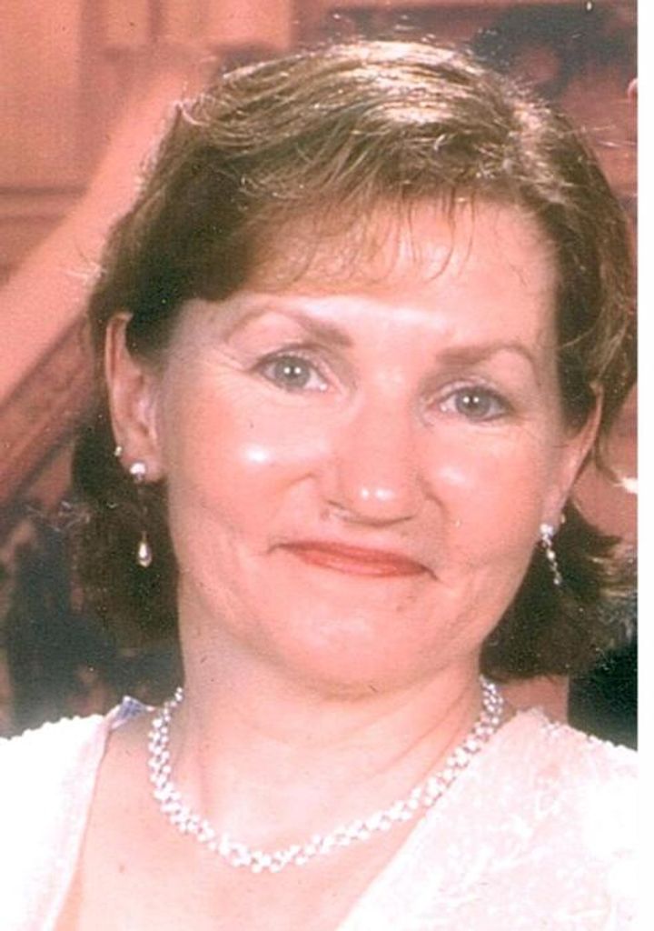Lynn P. (McPhail)  Carlson