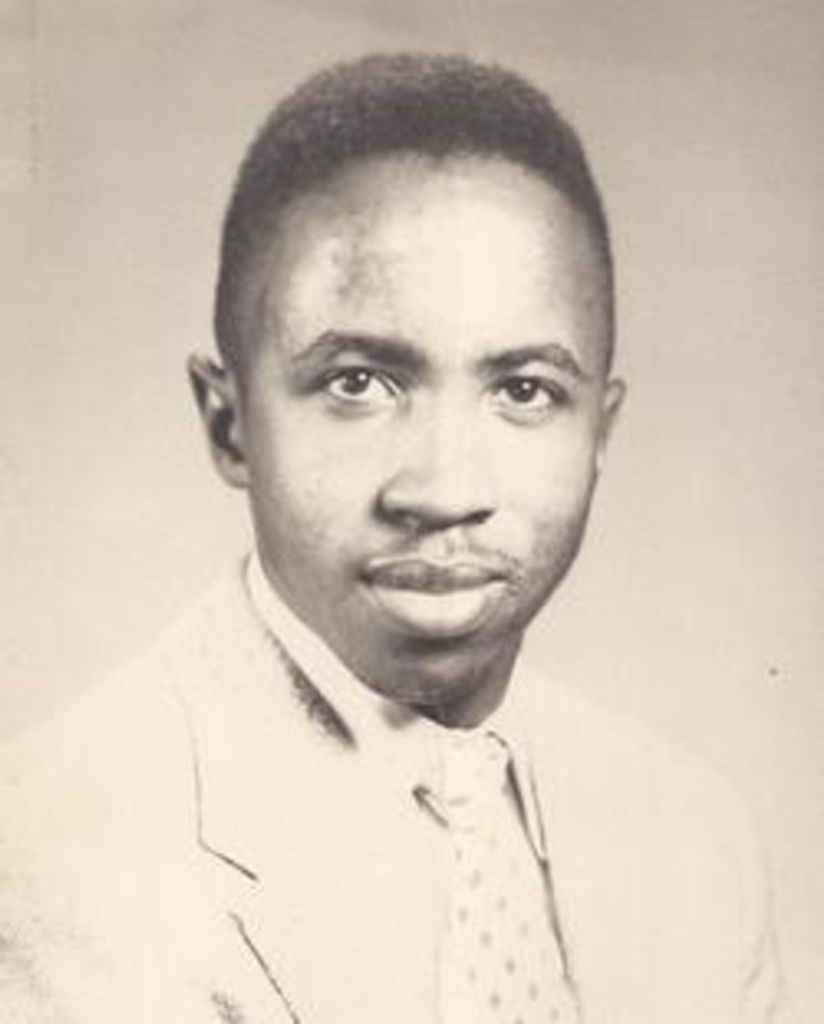 Robert Louis Holmes Profile Photo