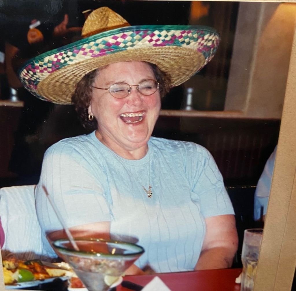 Linda Combs Profile Photo