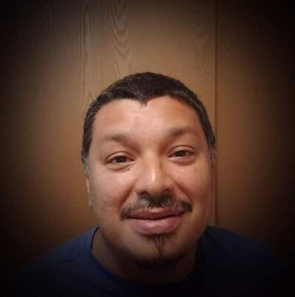 Edward Enriques Flores