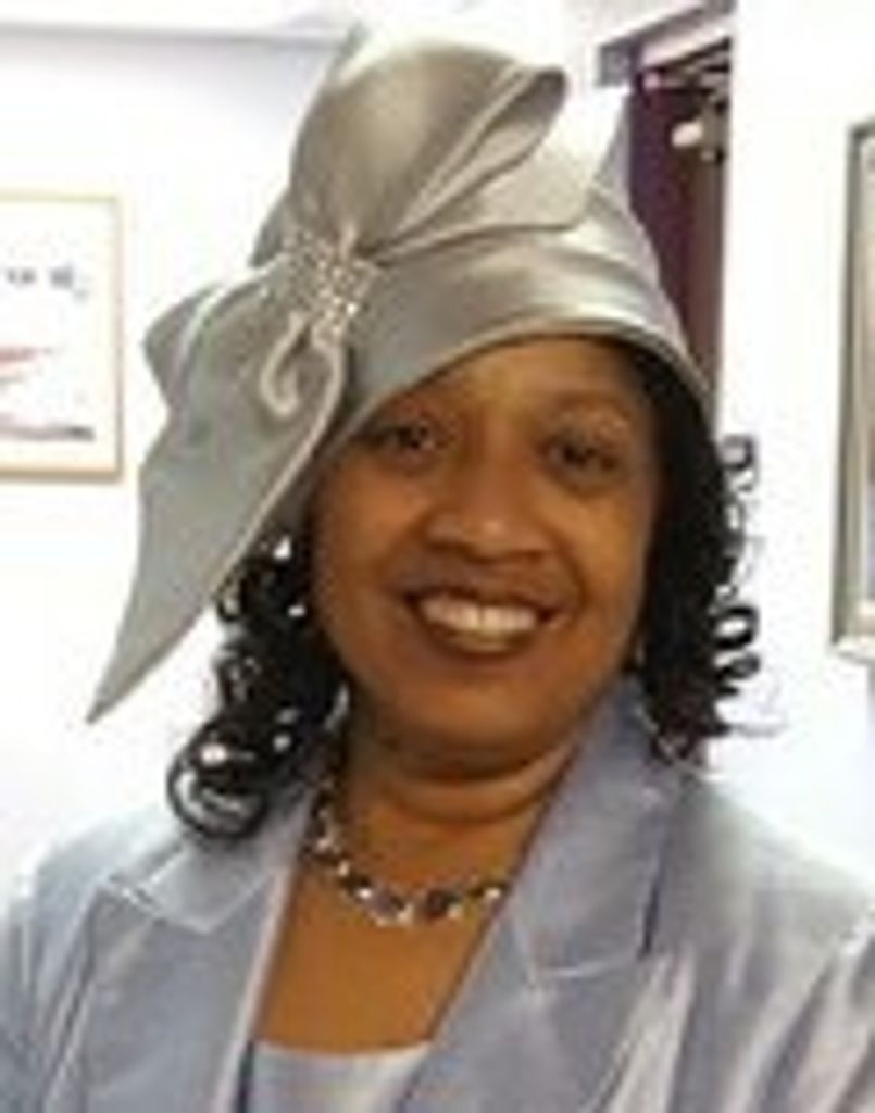 Charlotte Price Profile Photo