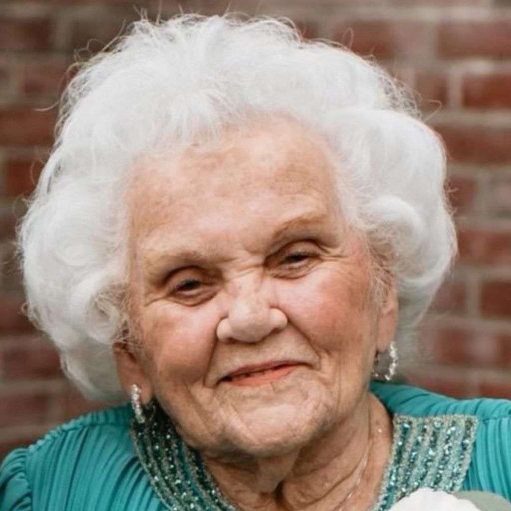 Louise Holden Profile Photo
