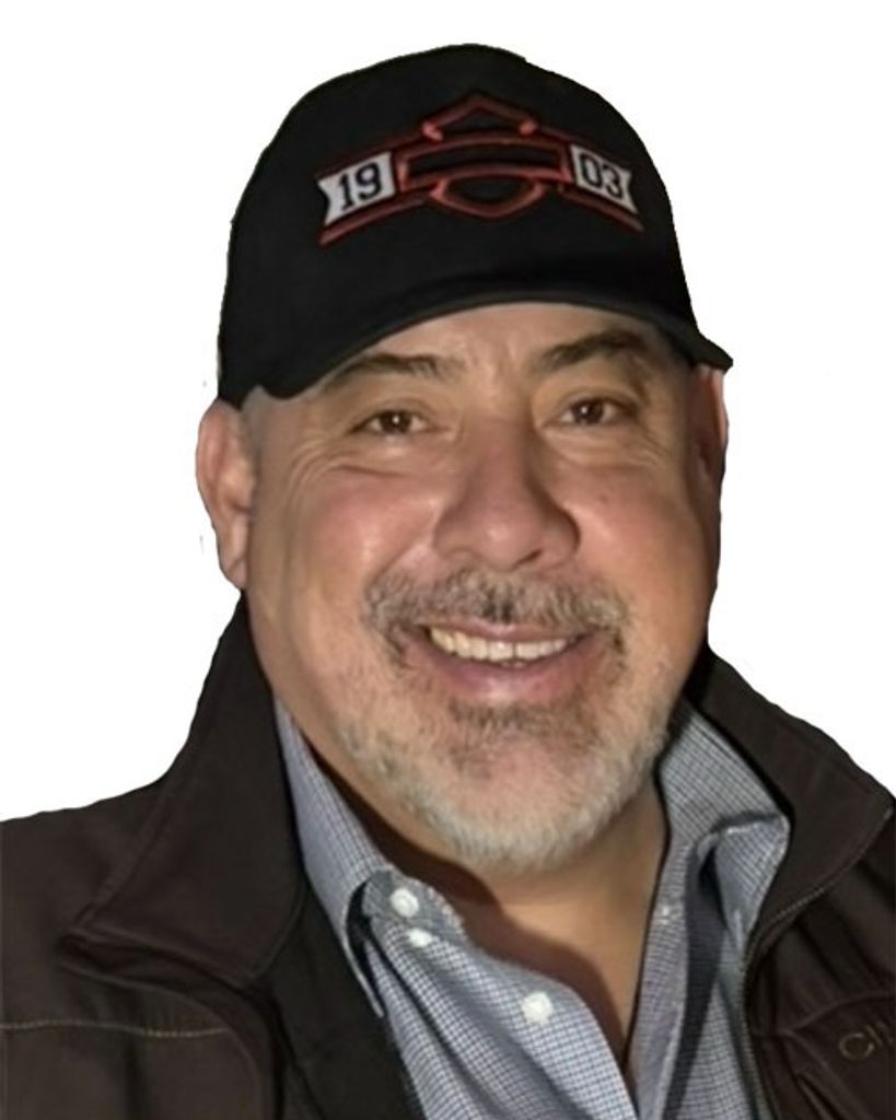 Marco Antonio Flores Profile Photo