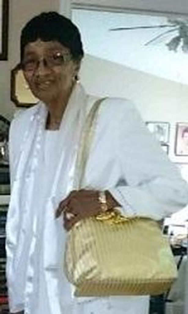 Minister Jeanette   Davis