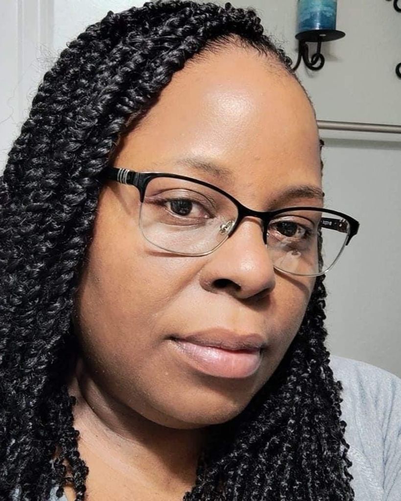 LETRENA DESHON LYONS