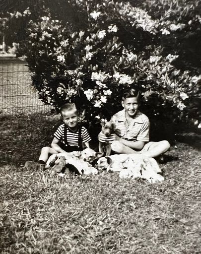 Thomas Eddie Kingery photo gallery thumbnail 19 of 52