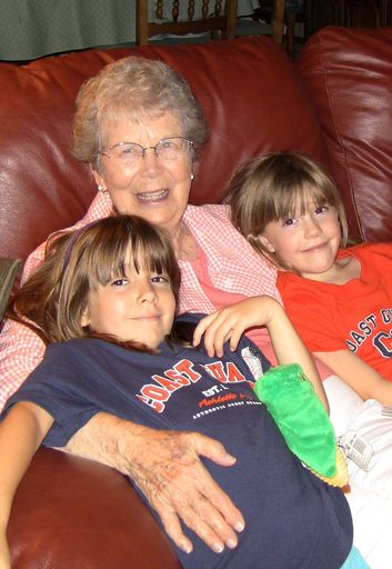 Marilyn J (Johnston)  Linker photo gallery thumbnail 35 of 65