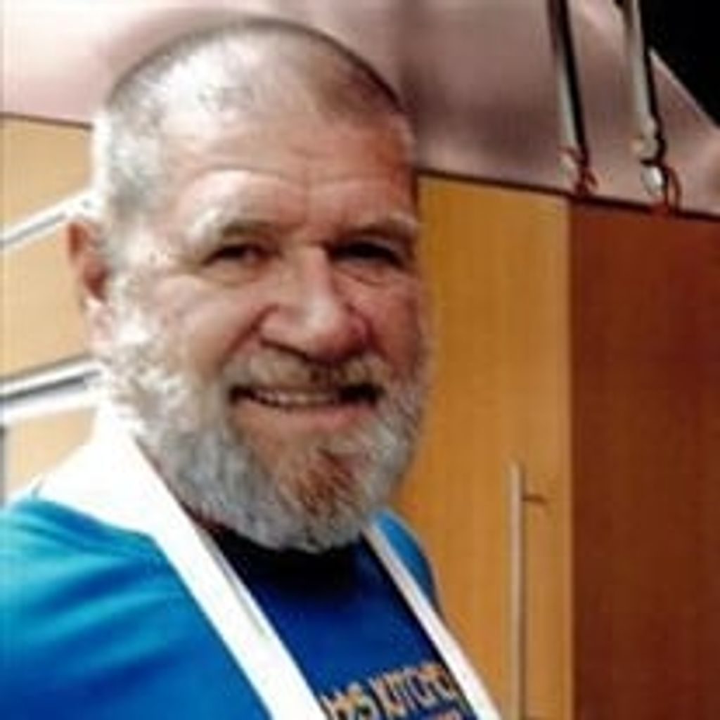 Rene E Houle