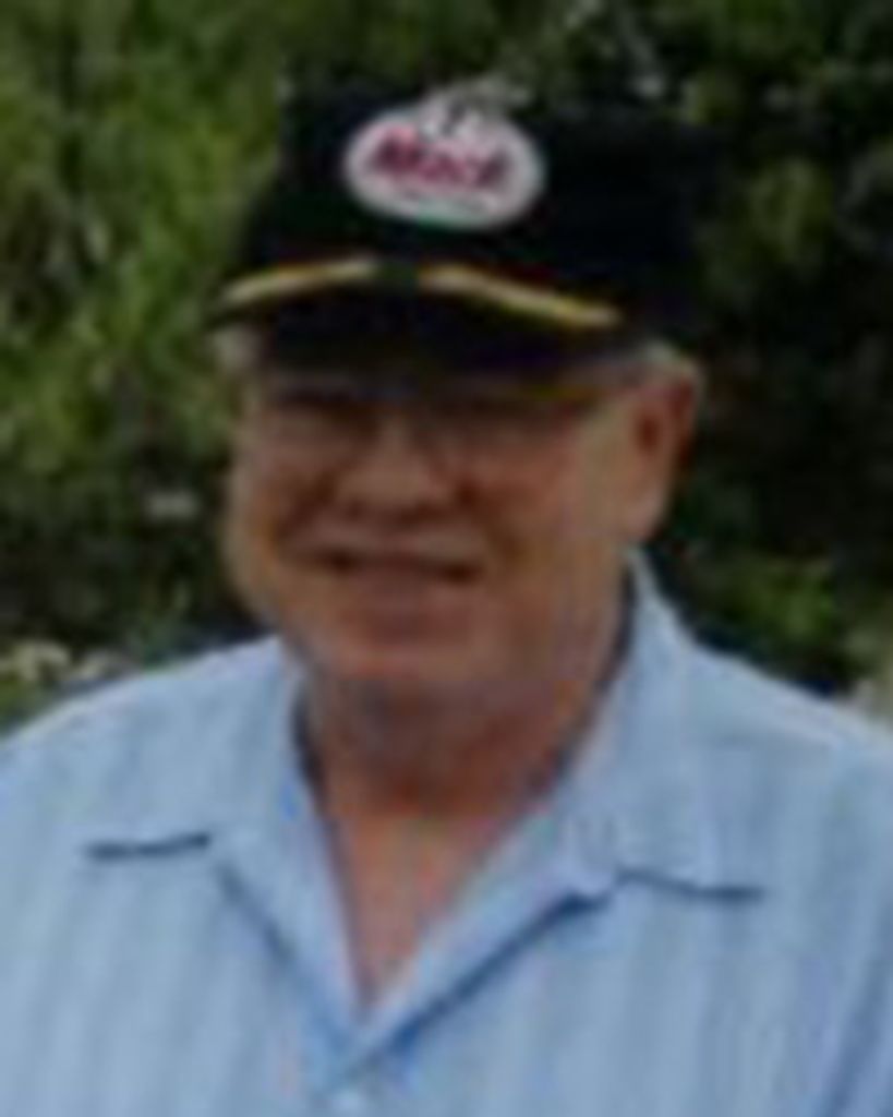 Axel B. Caris Profile Photo