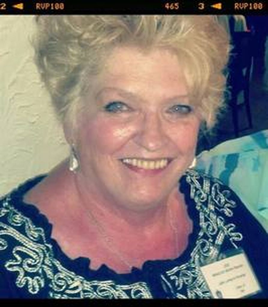 Julia Knowles Profile Photo