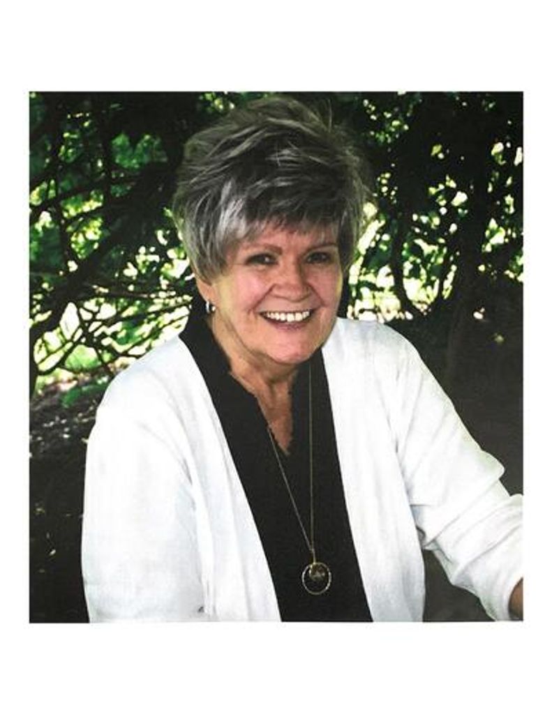 Julia Rose Stankewiz Profile Photo