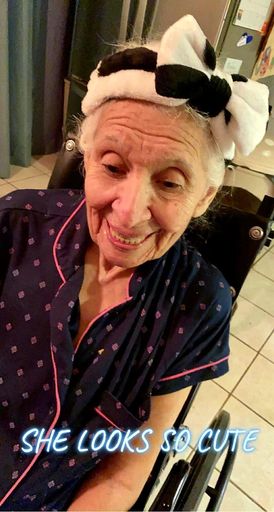 Yolanda C. Gonzalez photo gallery thumbnail 251 of 357