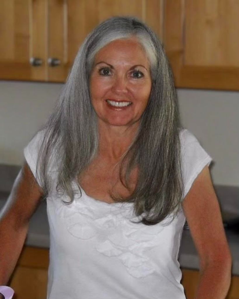 Debra B DeJuncker