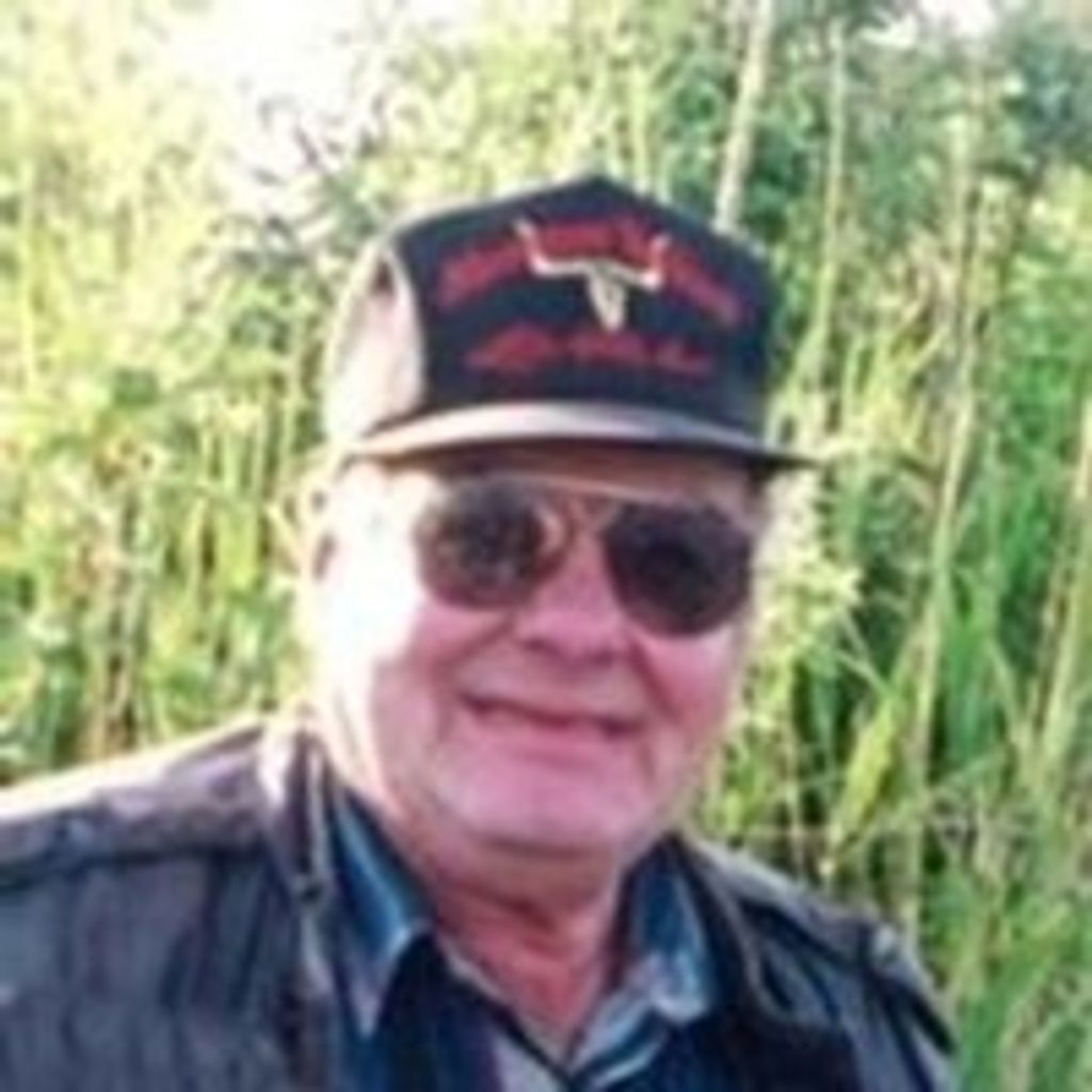 Charles J Lundgren