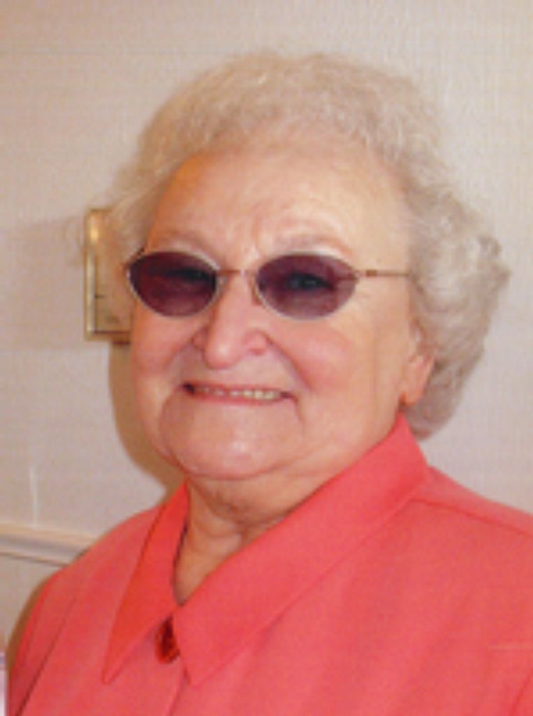 Loretta Lee