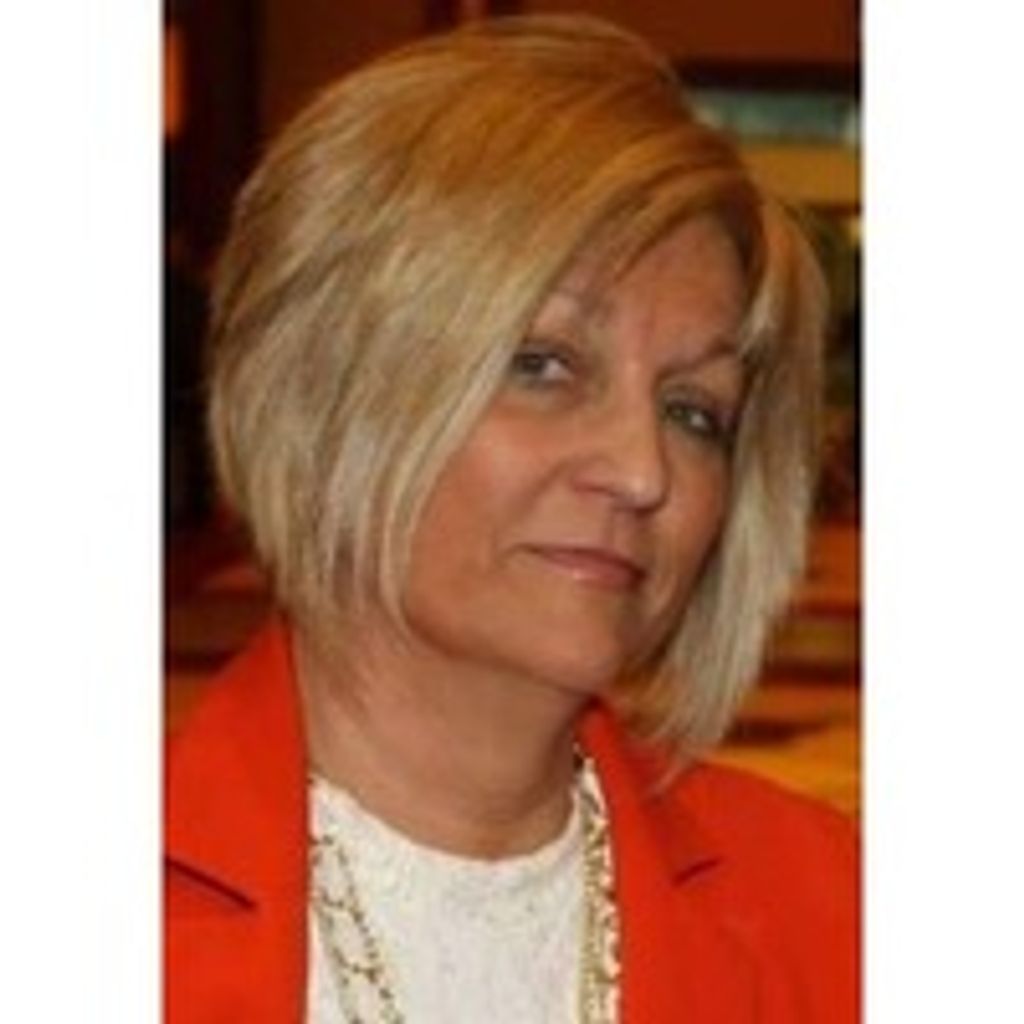 Miriam Stoloque - Handrich Profile Photo