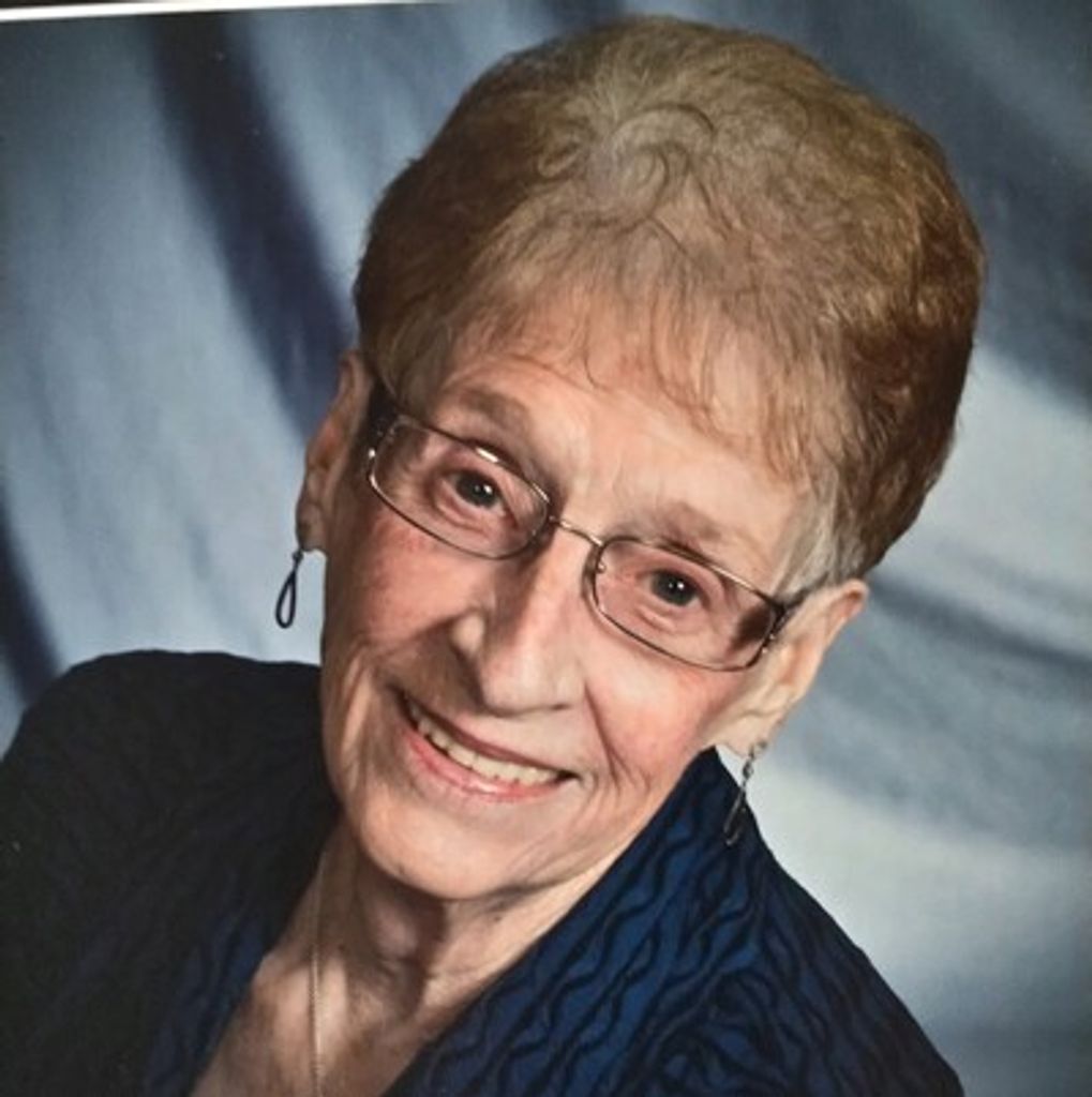 Juanita "Lee" Custer