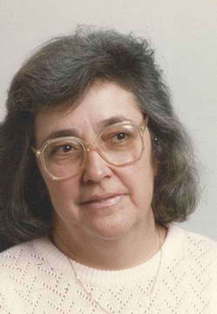 Mary ''Gwen'' Gwynneth Lowther