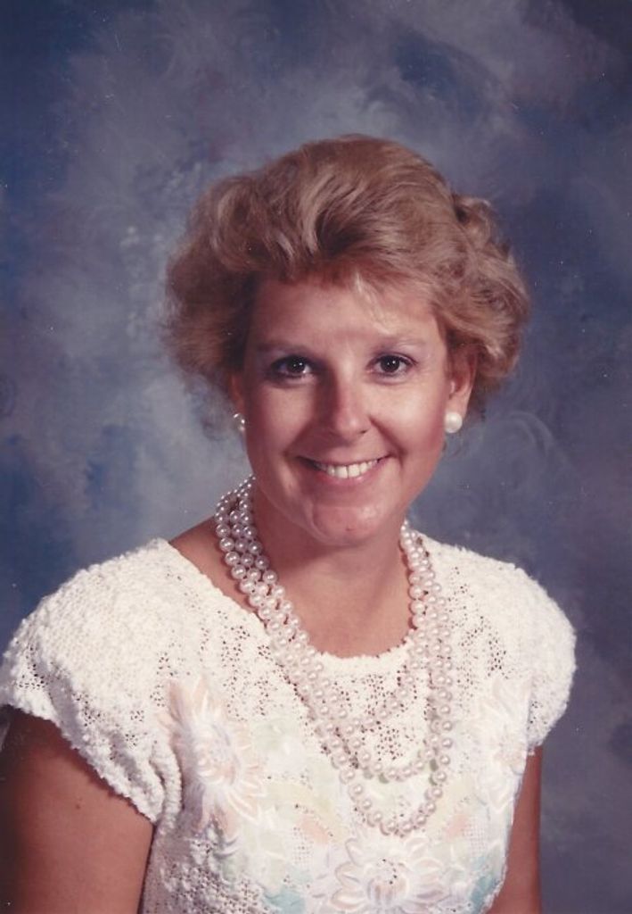 Linda Lavale (Weaver)  Cunningham