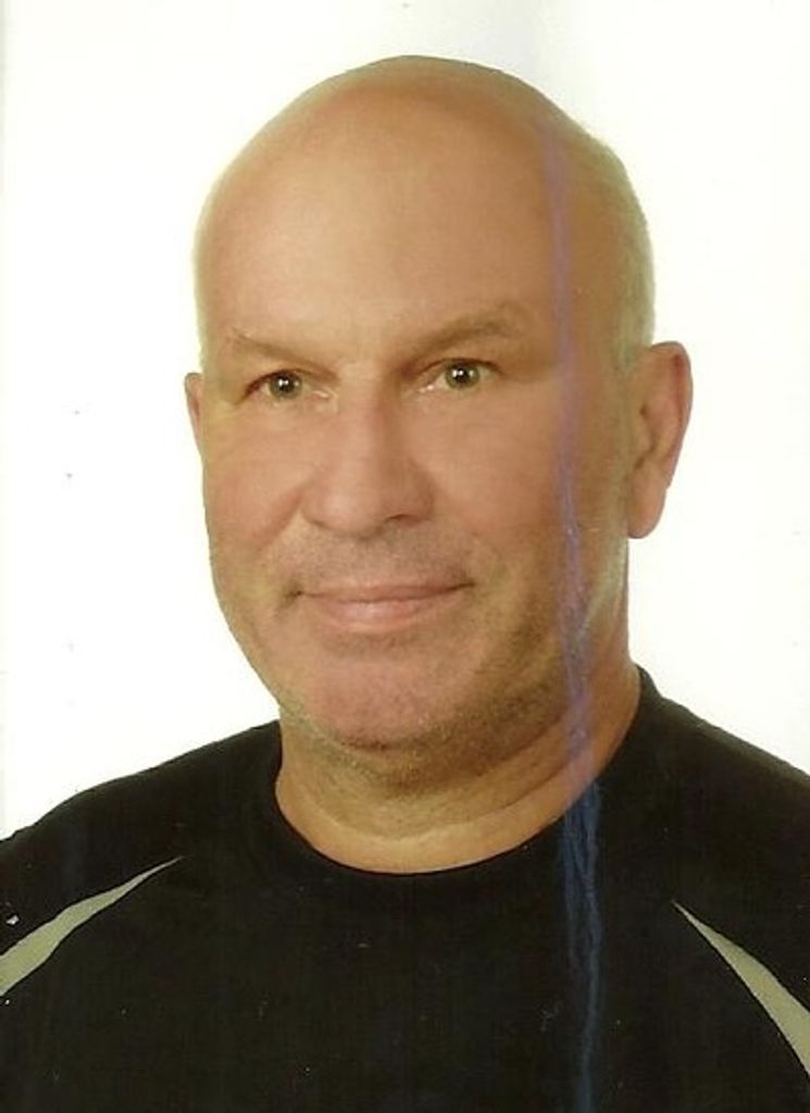 Adam Szymanski Profile Photo