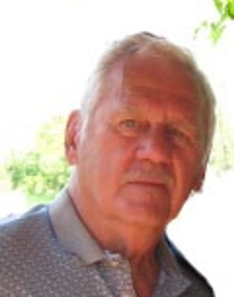 Robert T. "Bob" Hansen Profile Photo